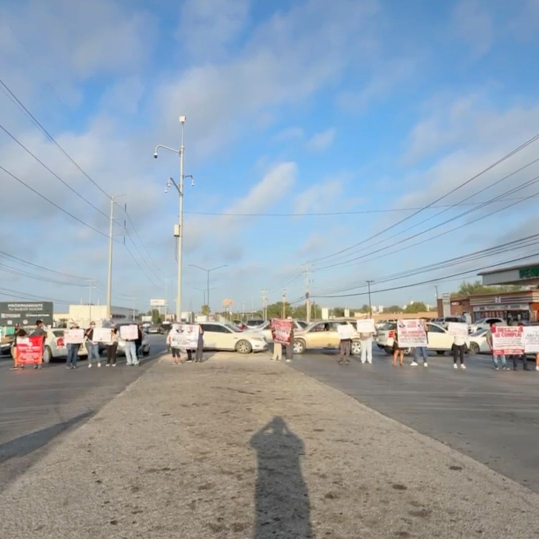 Vecinos Bloquean Carretera Reynosa-Monterrey